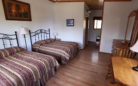 Dalton Trail Lodge Canada