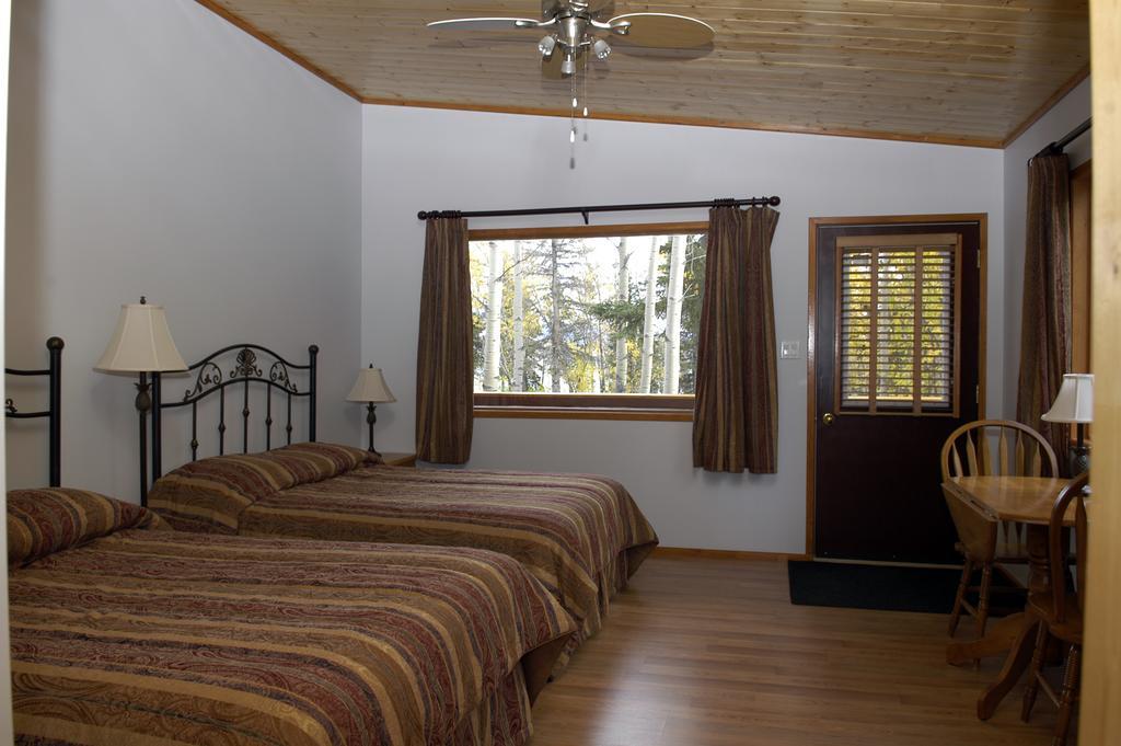Dalton Trail Lodge Beloud Post Room photo